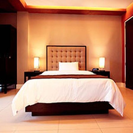 Camaya Coast Hotel Mariveles Ngoại thất bức ảnh